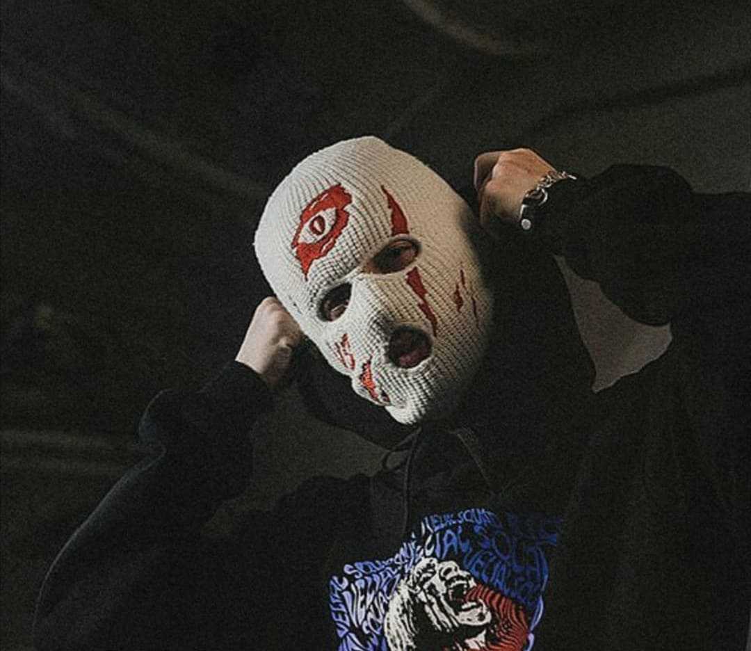 24kroz7 kroz Profile Picture